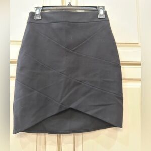 Express Black Criss Cross Tulip Front Mini Skirt‎ Size 2 Side Zip Bodycon